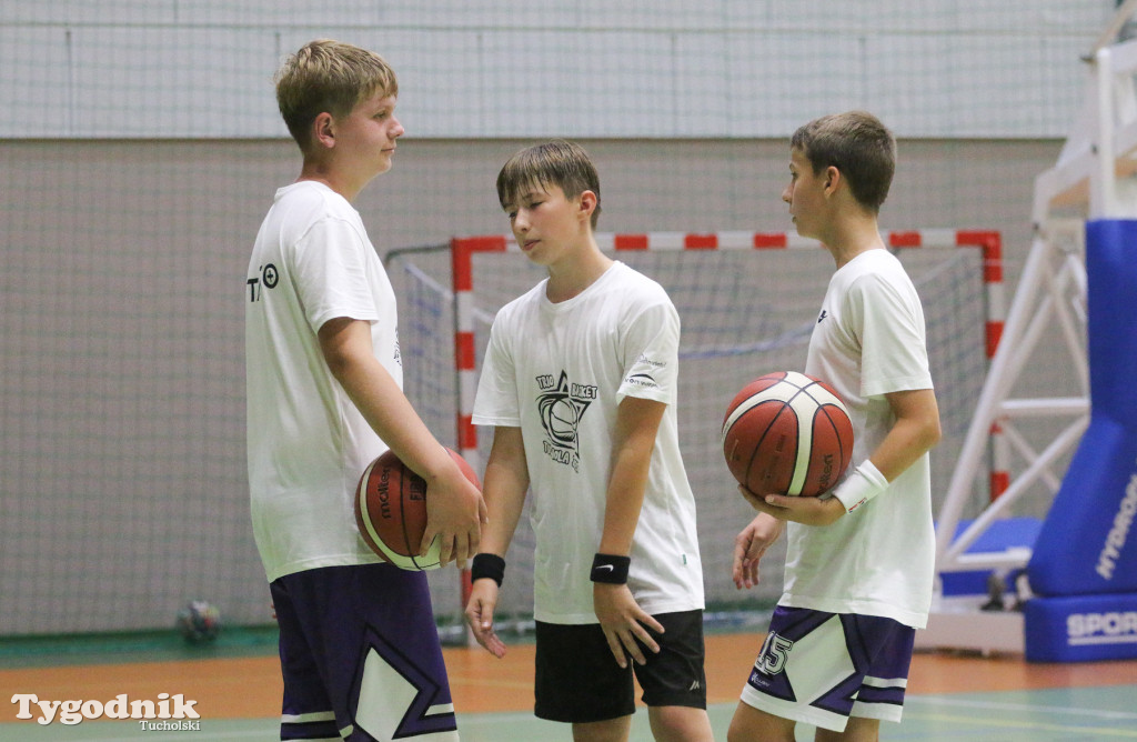 Trio Basket w Tucholi - kilka godzin w hali sportowej rządziła koszykówka.