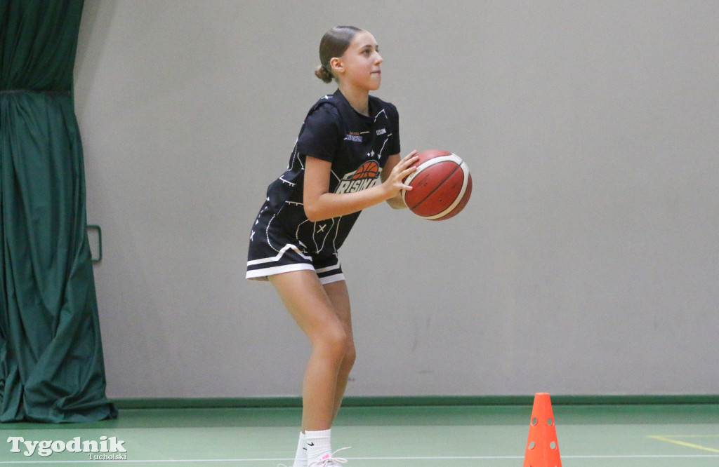 Trio Basket w Tucholi - kilka godzin w hali sportowej rządziła koszykówka.