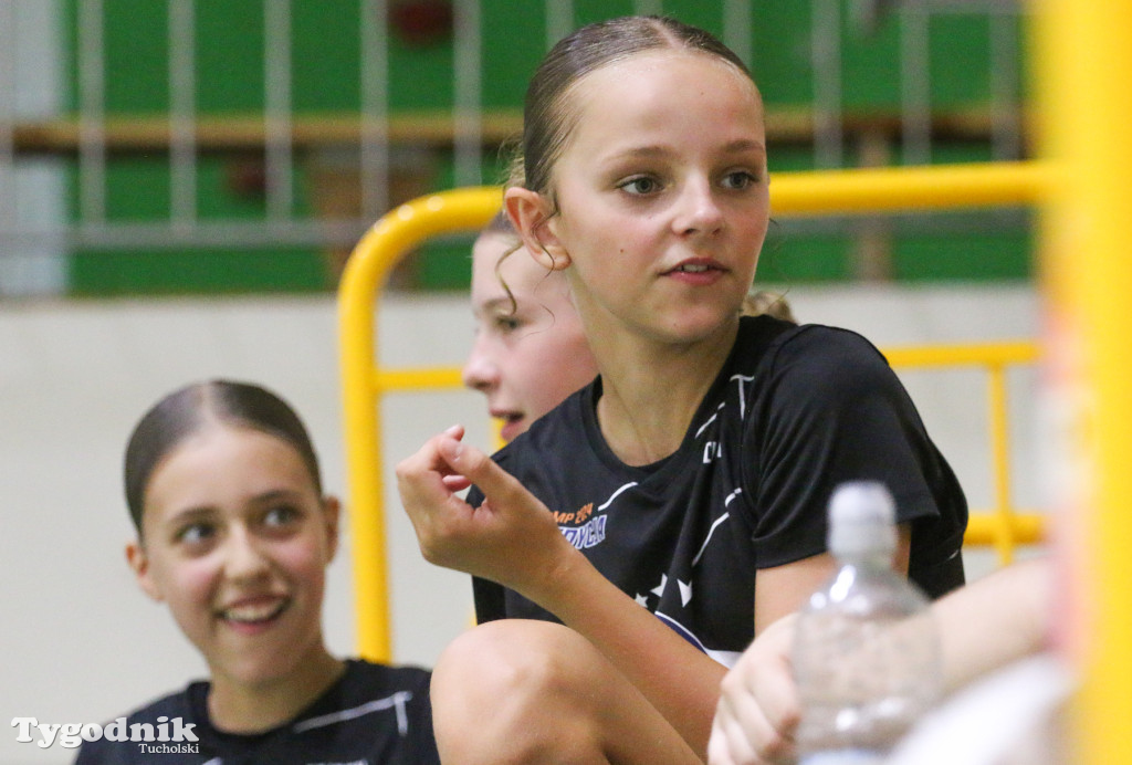 Trio Basket w Tucholi - kilka godzin w hali sportowej rządziła koszykówka.