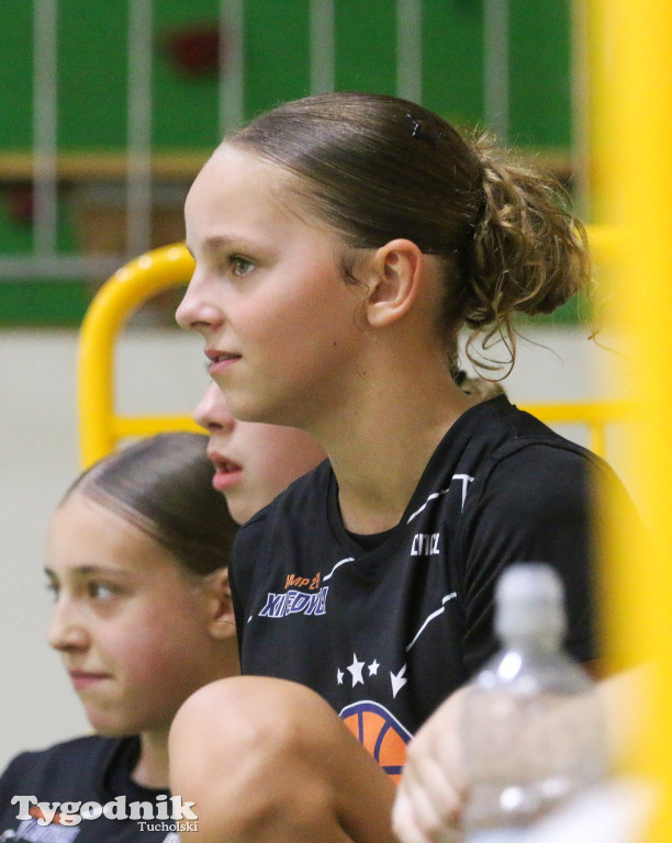 Trio Basket w Tucholi - kilka godzin w hali sportowej rządziła koszykówka.