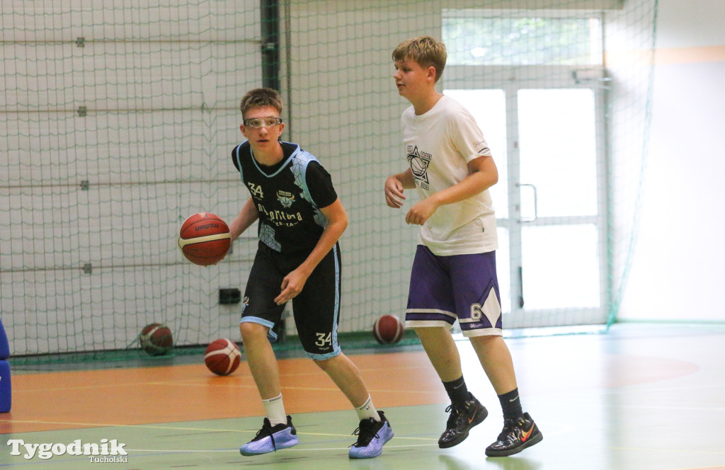 Trio Basket w Tucholi - kilka godzin w hali sportowej rządziła koszykówka.