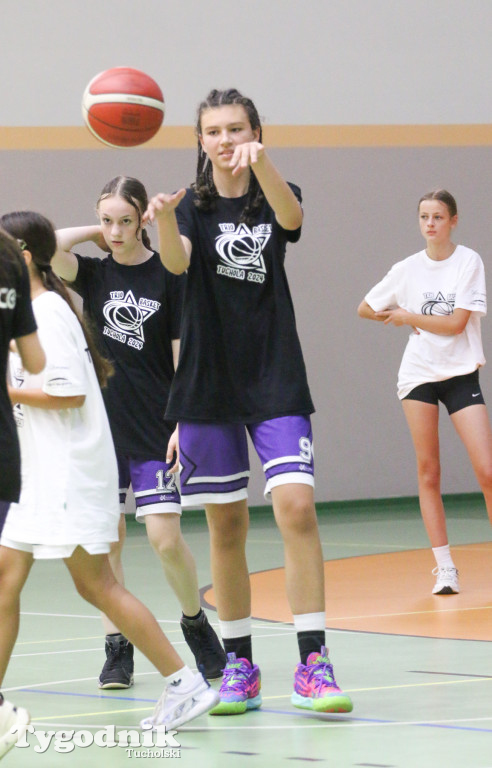 Trio Basket w Tucholi - kilka godzin w hali sportowej rządziła koszykówka.