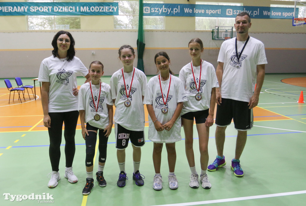 Trio Basket w Tucholi - kilka godzin w hali sportowej rządziła koszykówka.