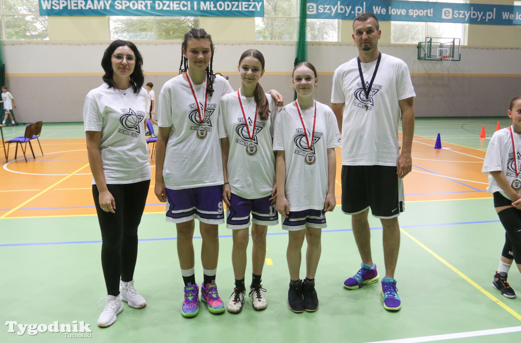 Trio Basket w Tucholi - kilka godzin w hali sportowej rządziła koszykówka.