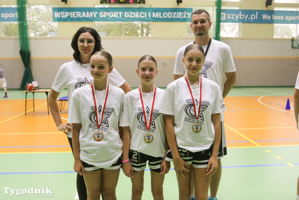 Trio Basket w Tucholi - kilka godzin w hali sportowej rządziła koszykówka.