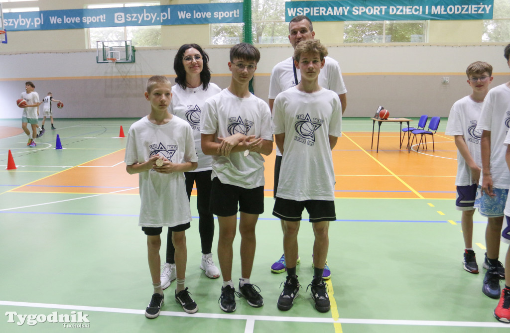 Trio Basket w Tucholi - kilka godzin w hali sportowej rządziła koszykówka.