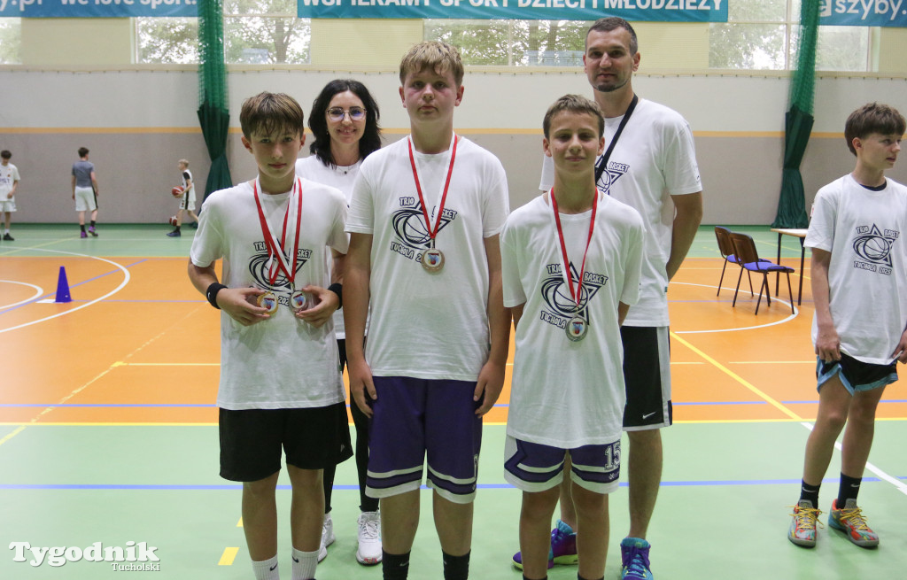 Trio Basket w Tucholi - kilka godzin w hali sportowej rządziła koszykówka.