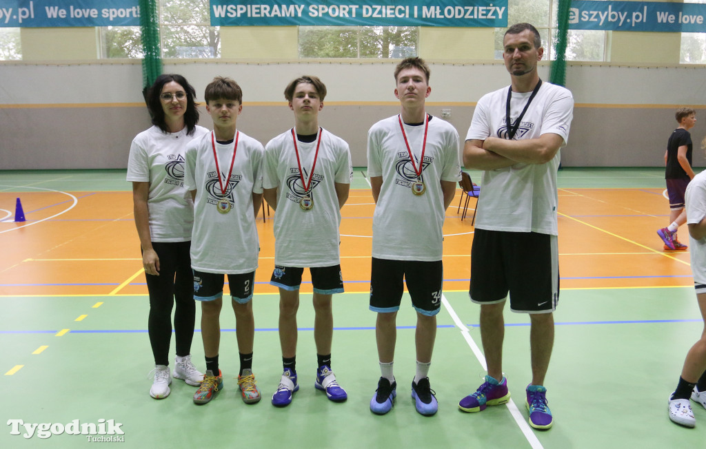 Trio Basket w Tucholi - kilka godzin w hali sportowej rządziła koszykówka.