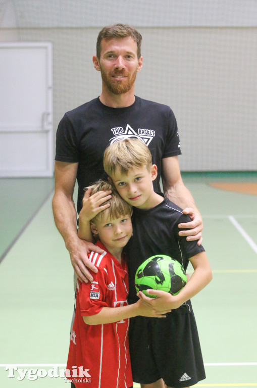 Trio Basket w Tucholi - kilka godzin w hali sportowej rządziła koszykówka.
