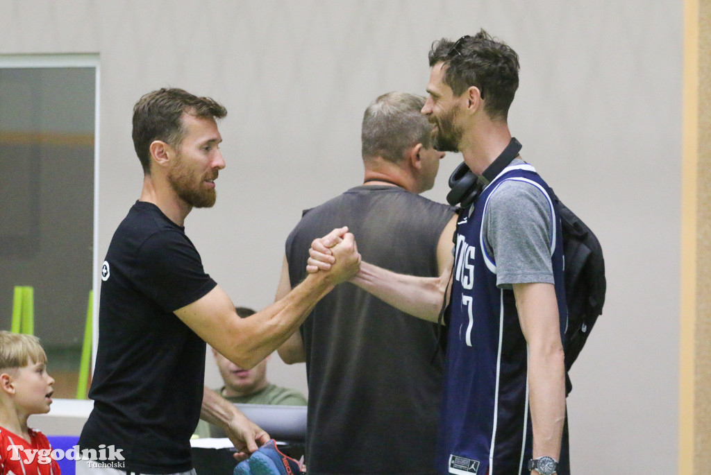 Trio Basket w Tucholi - kilka godzin w hali sportowej rządziła koszykówka.