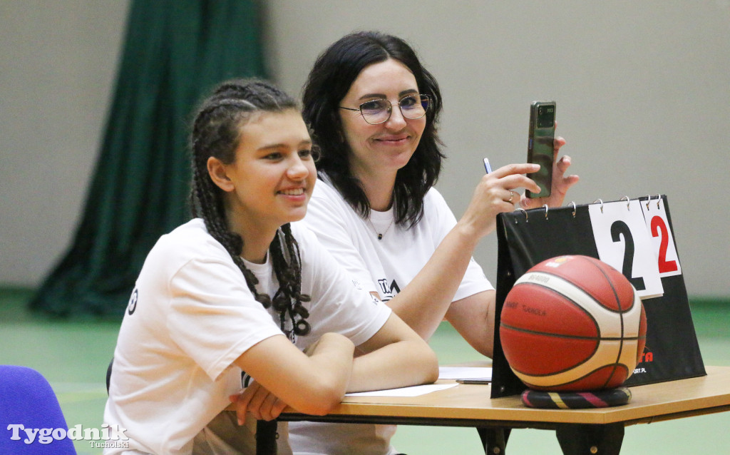 Trio Basket w Tucholi - kilka godzin w hali sportowej rządziła koszykówka.