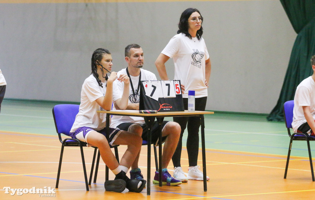 Trio Basket w Tucholi - kilka godzin w hali sportowej rządziła koszykówka.