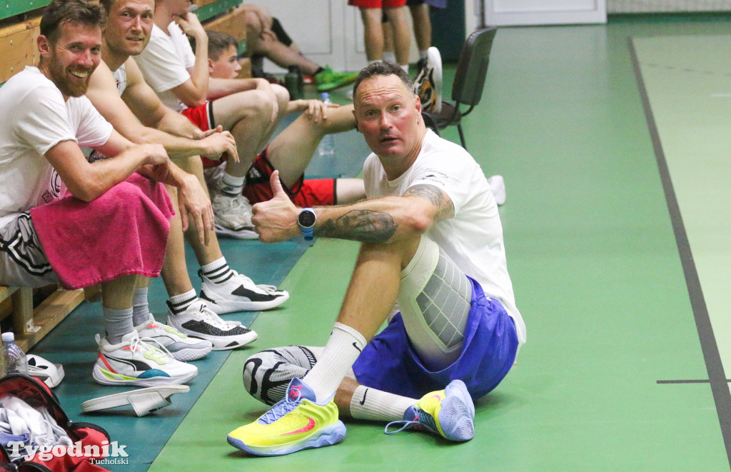 Trio Basket w Tucholi - kilka godzin w hali sportowej rządziła koszykówka.