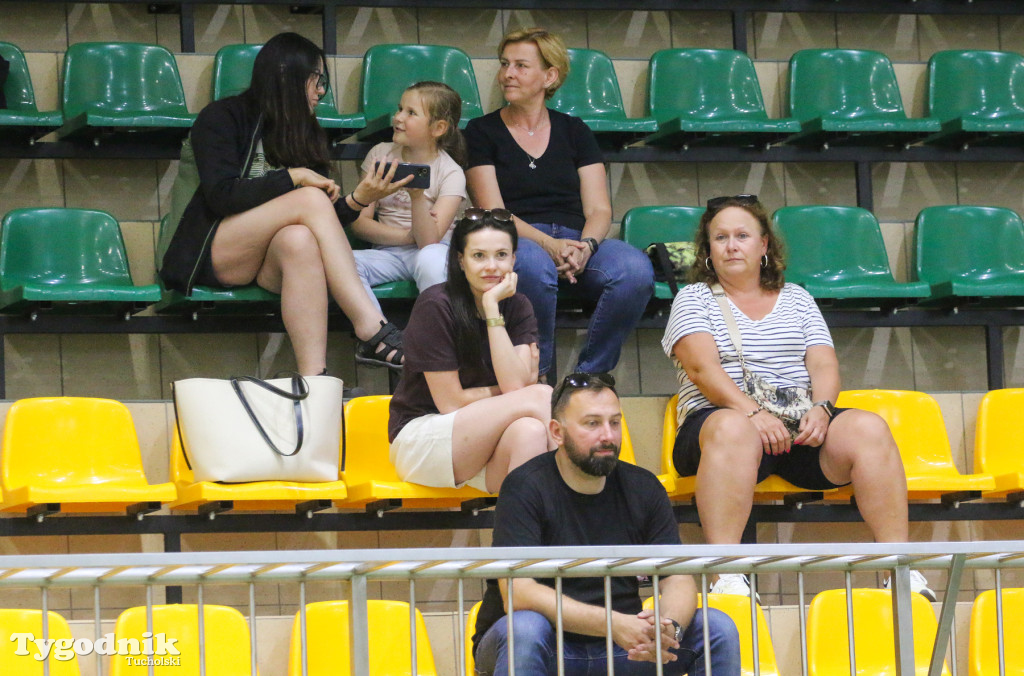 Trio Basket w Tucholi - kilka godzin w hali sportowej rządziła koszykówka.