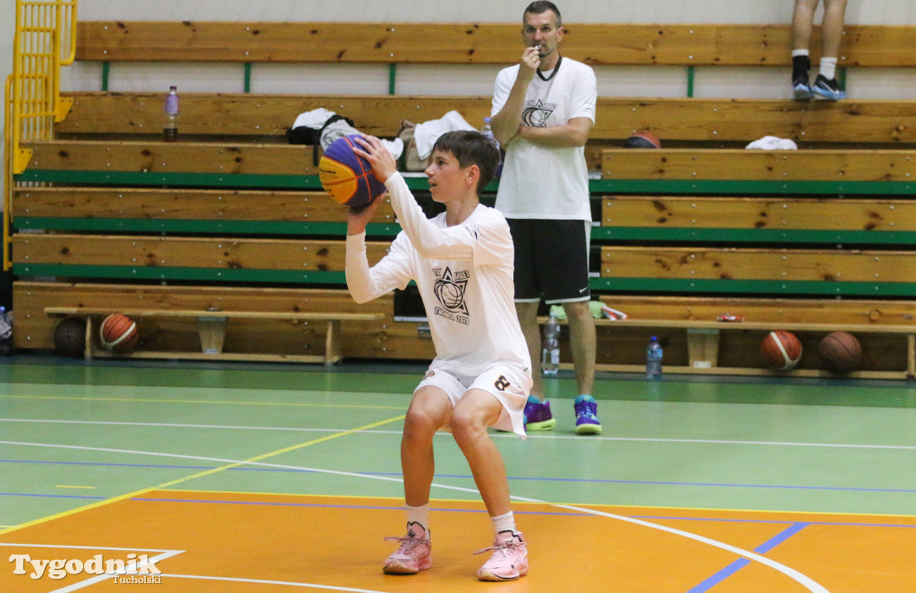 Trio Basket w Tucholi - kilka godzin w hali sportowej rządziła koszykówka.