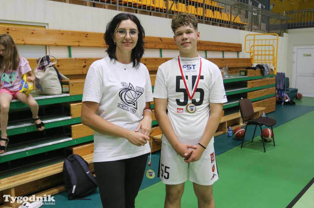 Trio Basket w Tucholi - kilka godzin w hali sportowej rządziła koszykówka.