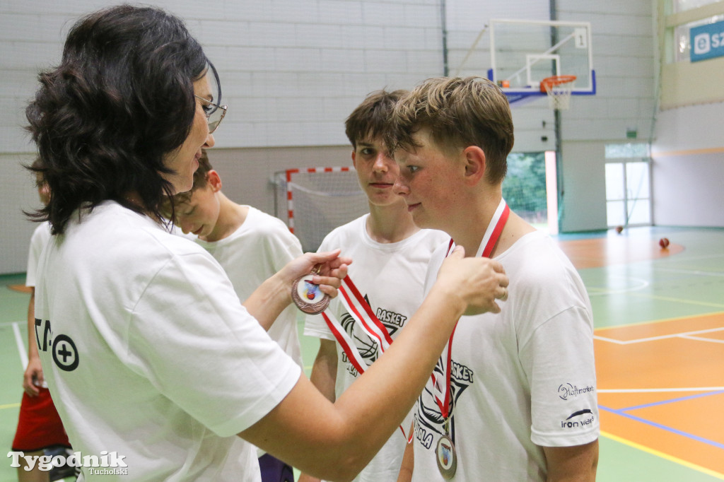 Trio Basket w Tucholi - kilka godzin w hali sportowej rządziła koszykówka.