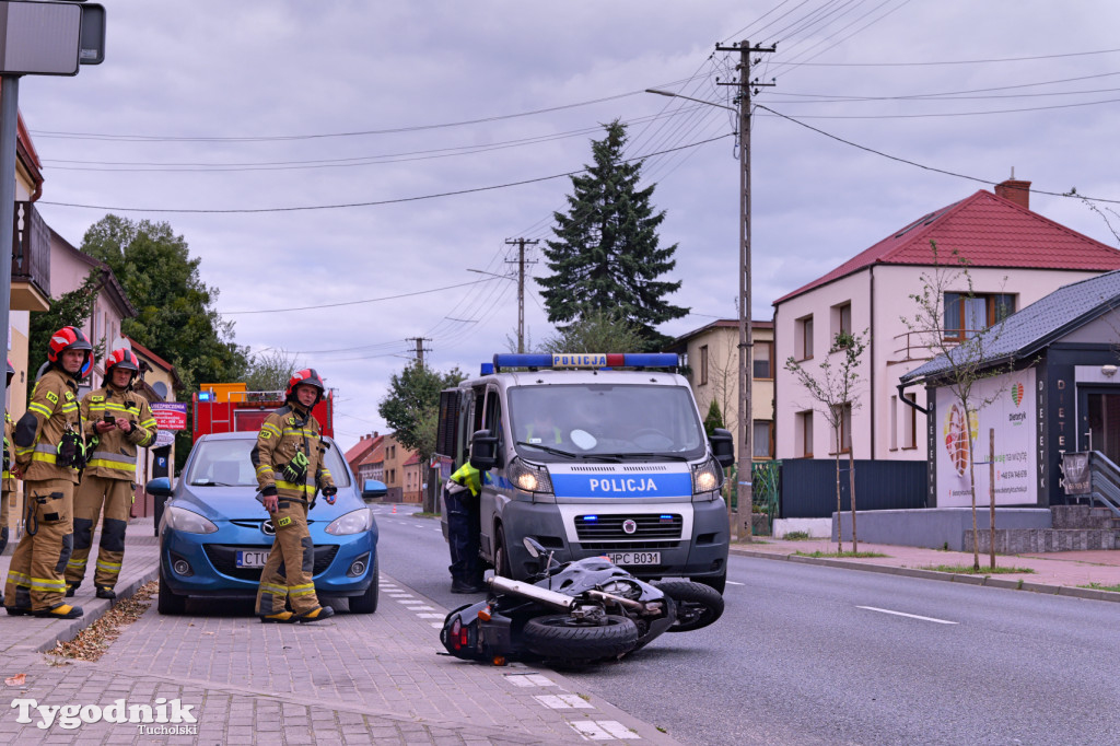 Motocykl i osobówka. Zdarzenie koło szpitala w Tucholi
