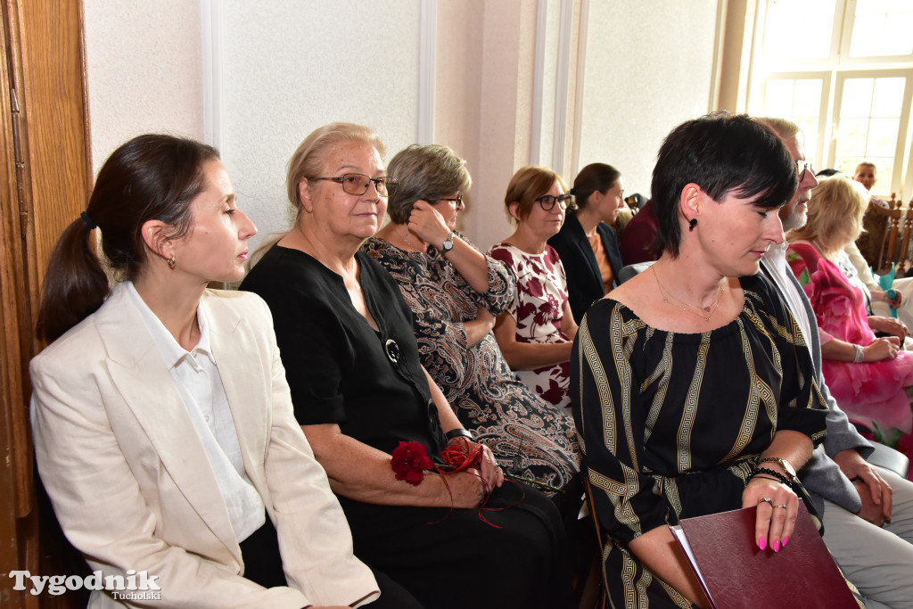 Tuchola: Hanna Szramka przeszła na emeryturę. Wzruszająca uroczystośc w tuchokskim urzędzie