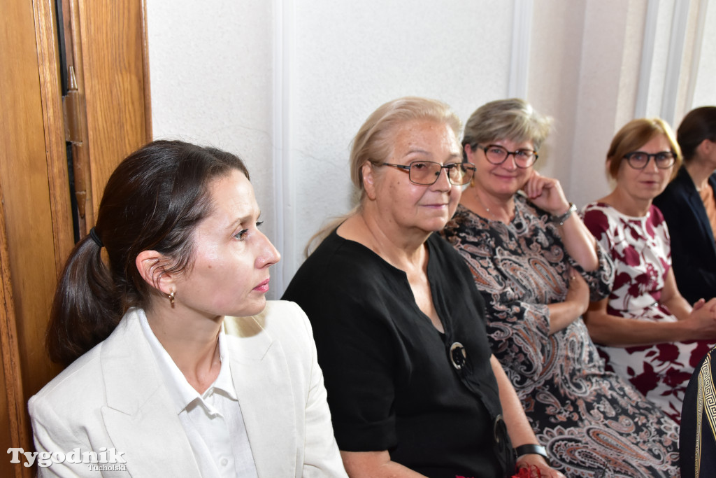 Tuchola: Hanna Szramka przeszła na emeryturę. Wzruszająca uroczystośc w tuchokskim urzędzie