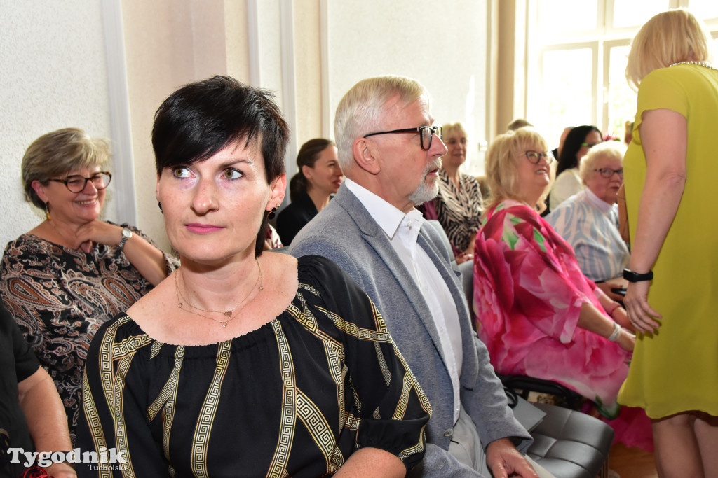 Tuchola: Hanna Szramka przeszła na emeryturę. Wzruszająca uroczystośc w tuchokskim urzędzie