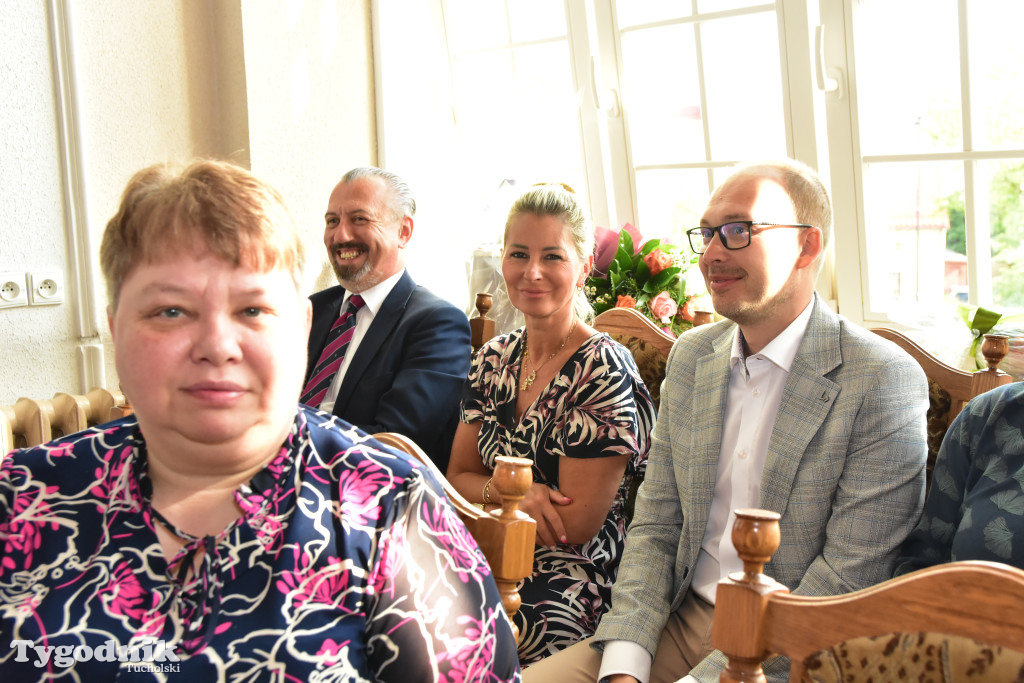 Tuchola: Hanna Szramka przeszła na emeryturę. Wzruszająca uroczystośc w tuchokskim urzędzie