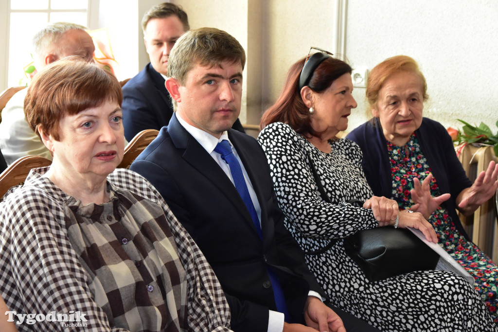 Tuchola: Hanna Szramka przeszła na emeryturę. Wzruszająca uroczystośc w tuchokskim urzędzie