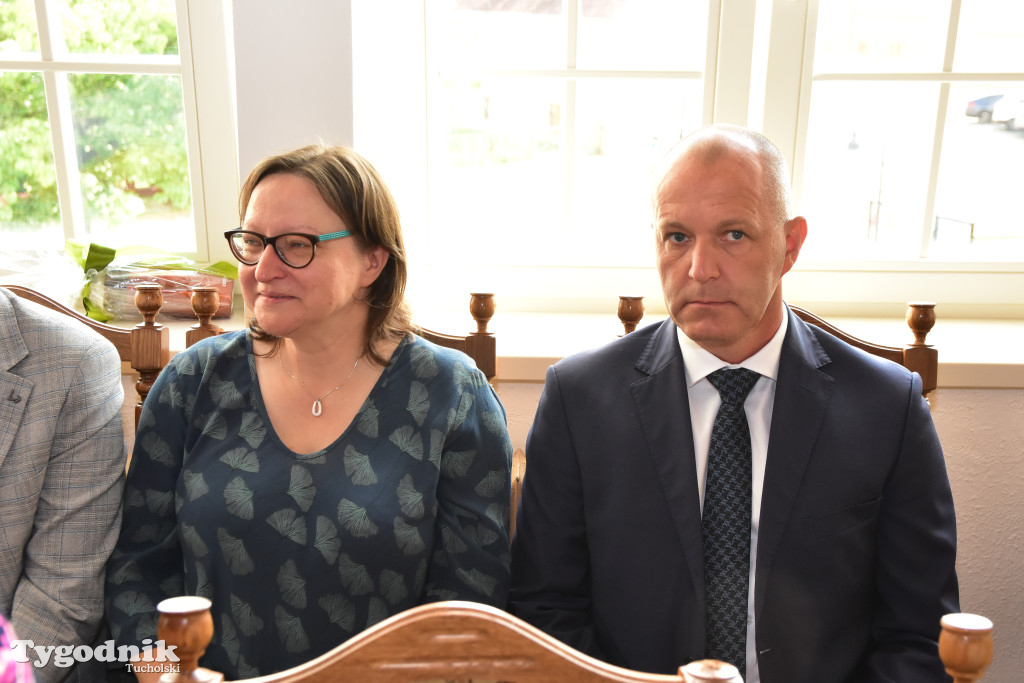 Tuchola: Hanna Szramka przeszła na emeryturę. Wzruszająca uroczystośc w tuchokskim urzędzie