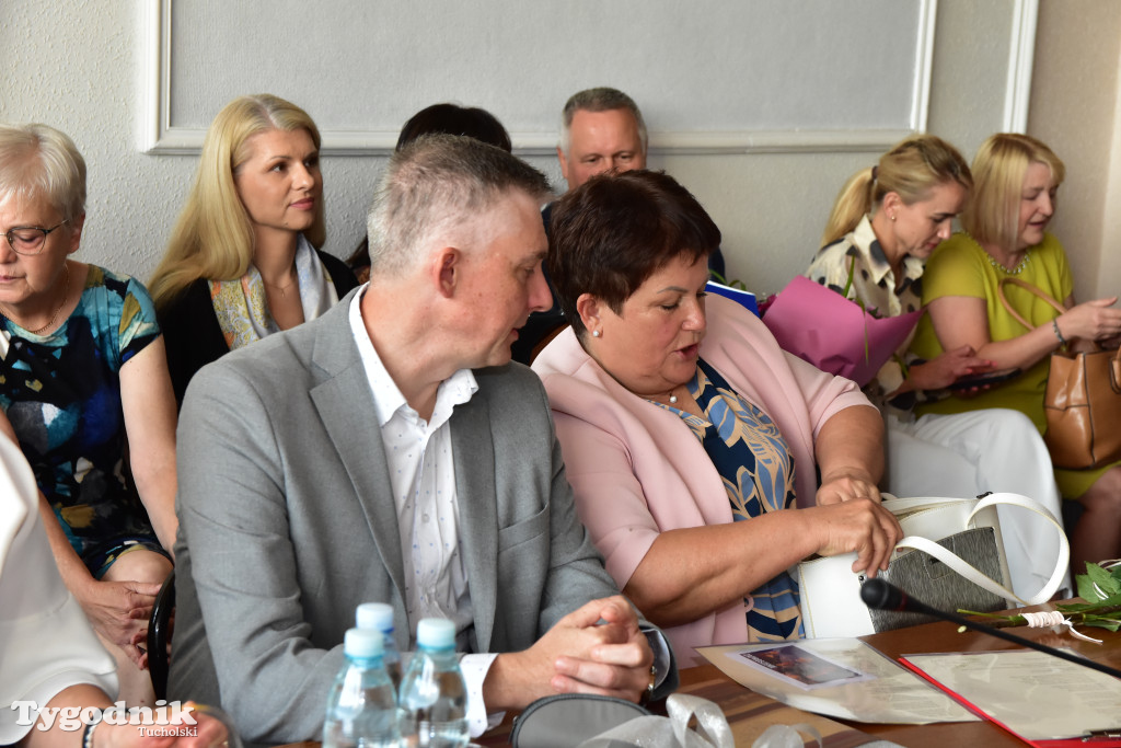 Tuchola: Hanna Szramka przeszła na emeryturę. Wzruszająca uroczystośc w tuchokskim urzędzie