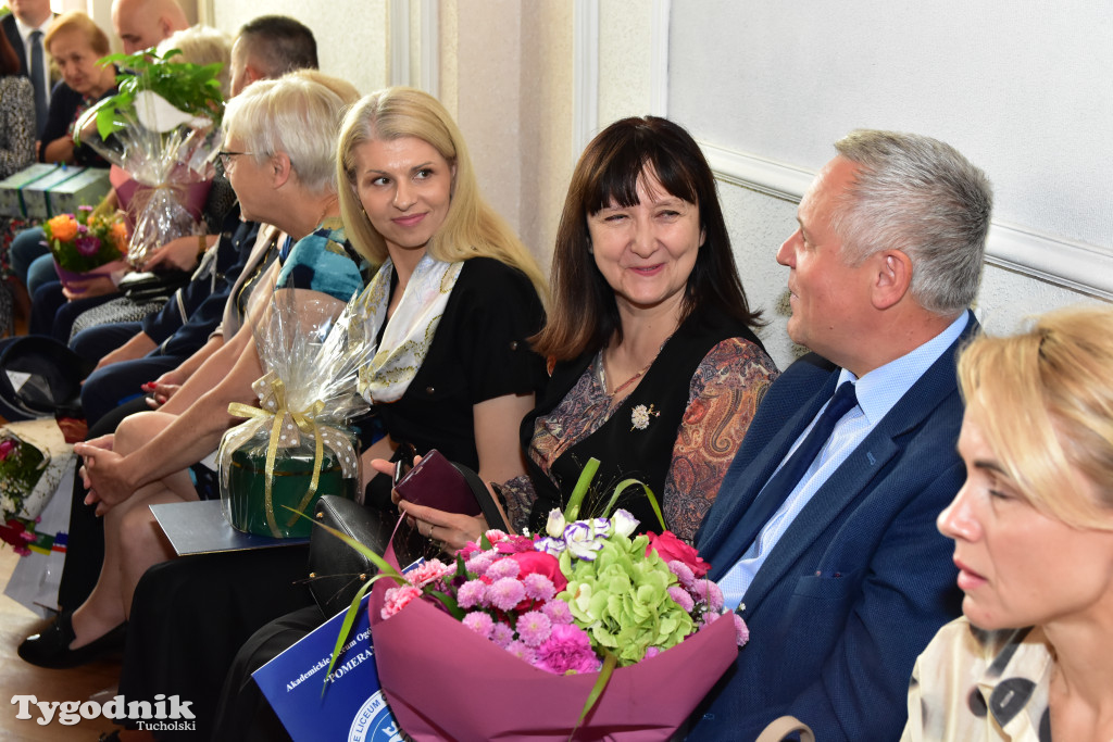 Tuchola: Hanna Szramka przeszła na emeryturę. Wzruszająca uroczystośc w tuchokskim urzędzie