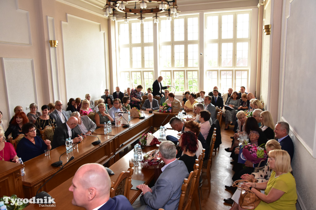 Tuchola: Hanna Szramka przeszła na emeryturę. Wzruszająca uroczystośc w tuchokskim urzędzie