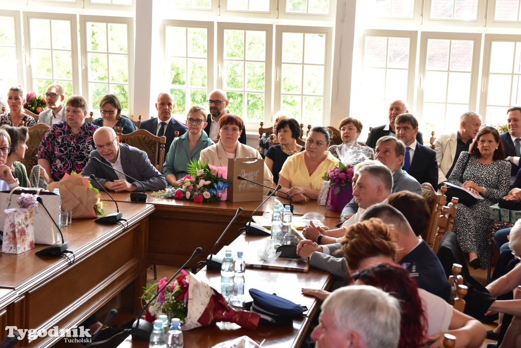 Tuchola: Hanna Szramka przeszła na emeryturę. Wzruszająca uroczystośc w tuchokskim urzędzie