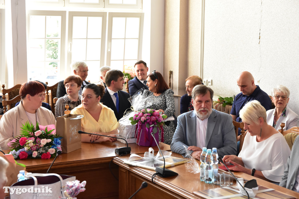 Tuchola: Hanna Szramka przeszła na emeryturę. Wzruszająca uroczystośc w tuchokskim urzędzie