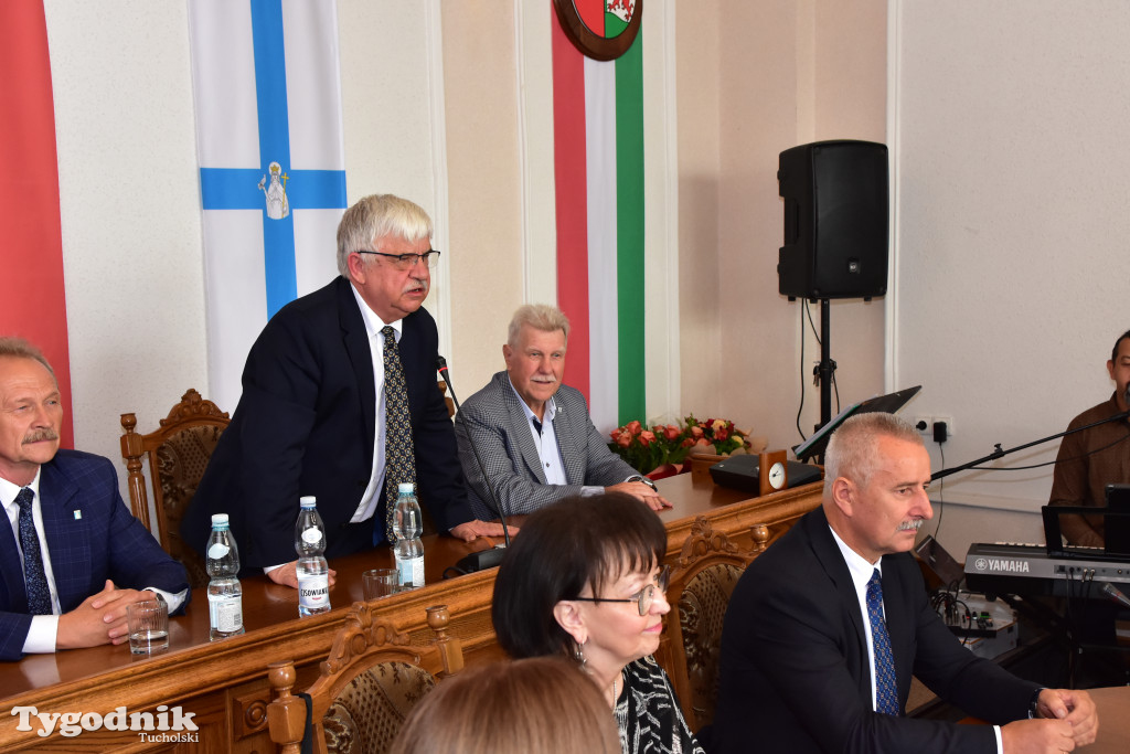 Tuchola: Hanna Szramka przeszła na emeryturę. Wzruszająca uroczystośc w tuchokskim urzędzie