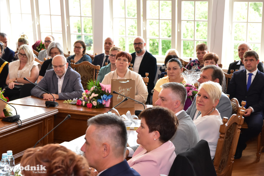 Tuchola: Hanna Szramka przeszła na emeryturę. Wzruszająca uroczystośc w tuchokskim urzędzie