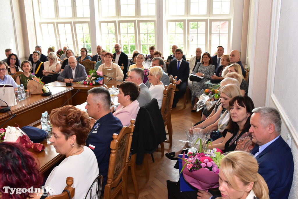 Tuchola: Hanna Szramka przeszła na emeryturę. Wzruszająca uroczystośc w tuchokskim urzędzie