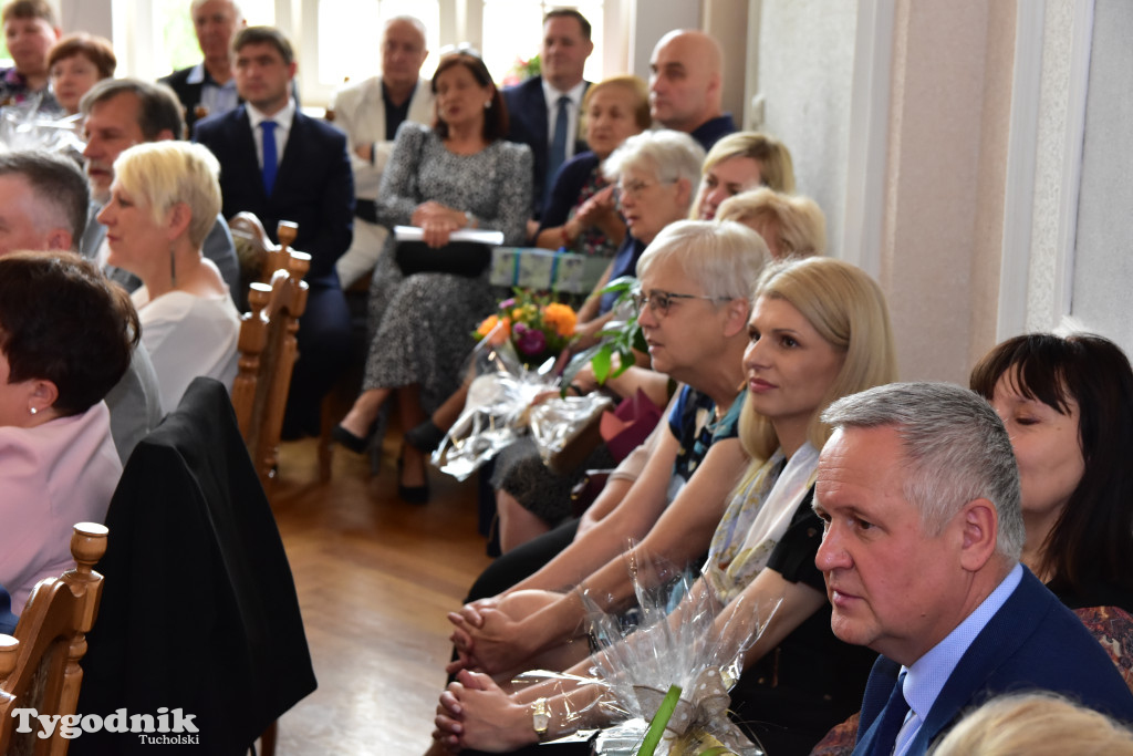 Tuchola: Hanna Szramka przeszła na emeryturę. Wzruszająca uroczystośc w tuchokskim urzędzie
