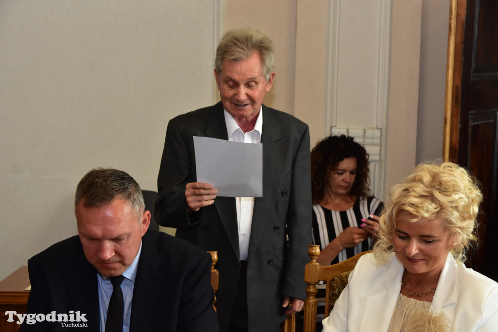 Tuchola: Hanna Szramka przeszła na emeryturę. Wzruszająca uroczystośc w tuchokskim urzędzie
