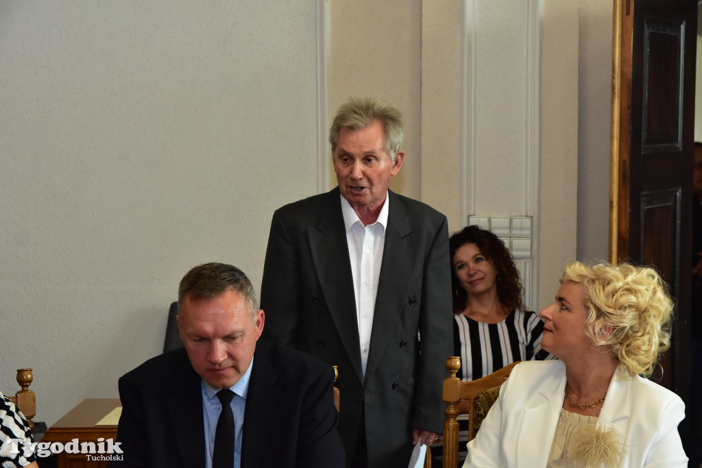 Tuchola: Hanna Szramka przeszła na emeryturę. Wzruszająca uroczystośc w tuchokskim urzędzie