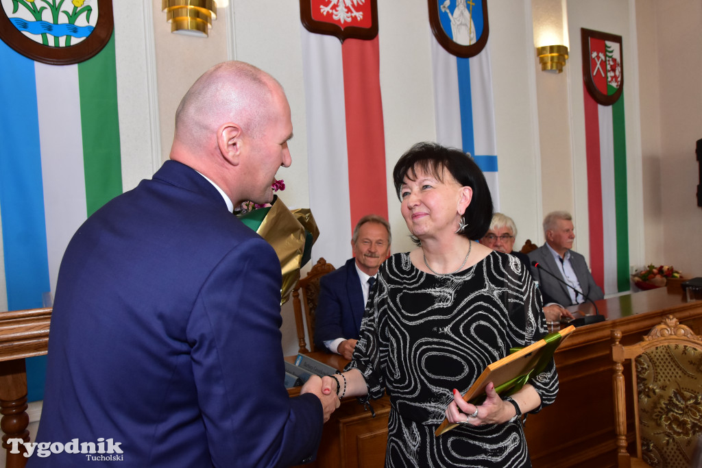 Tuchola: Hanna Szramka przeszła na emeryturę. Wzruszająca uroczystośc w tuchokskim urzędzie
