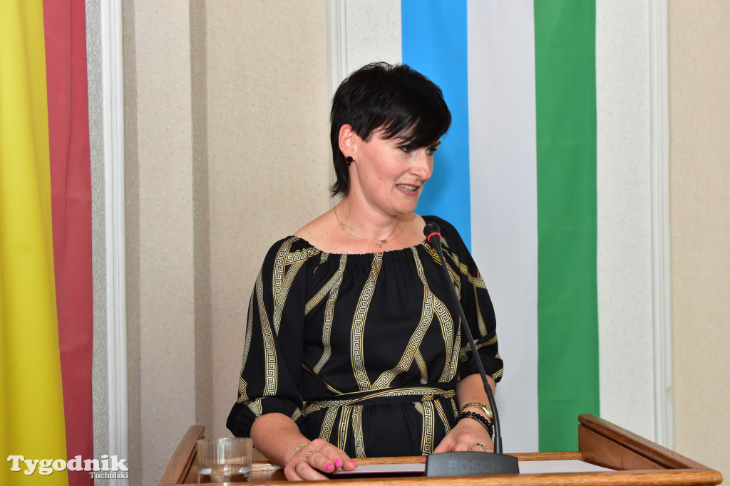 Tuchola: Hanna Szramka przeszła na emeryturę. Wzruszająca uroczystośc w tuchokskim urzędzie