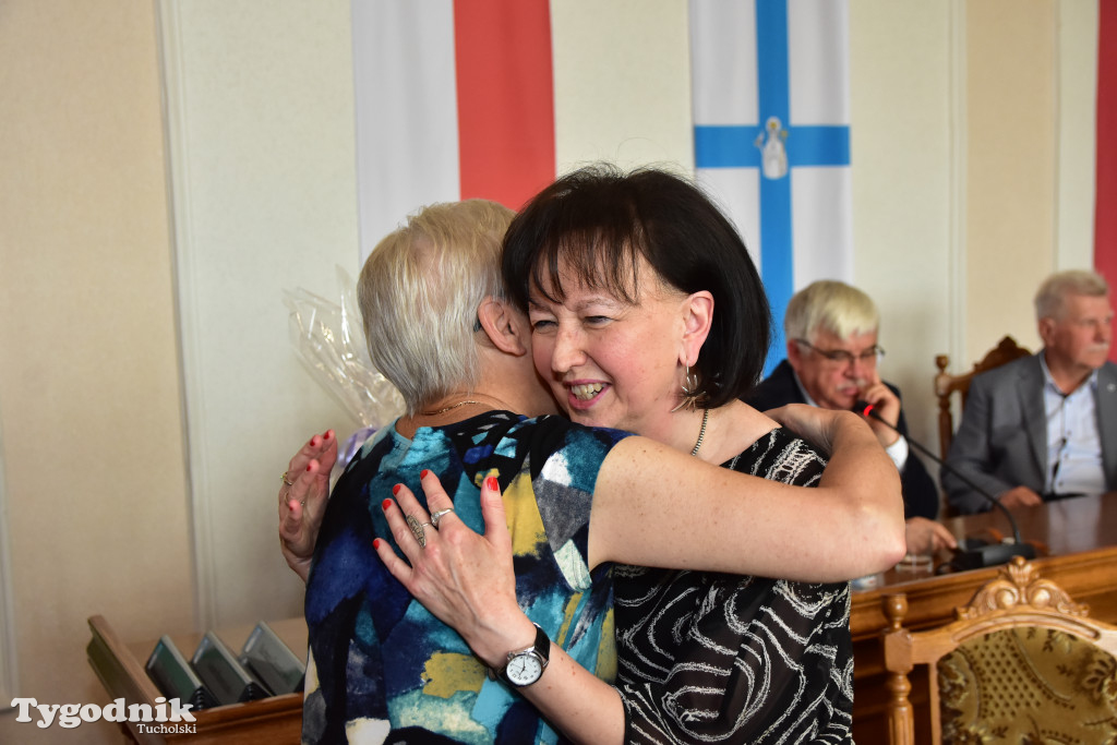 Tuchola: Hanna Szramka przeszła na emeryturę. Wzruszająca uroczystośc w tuchokskim urzędzie