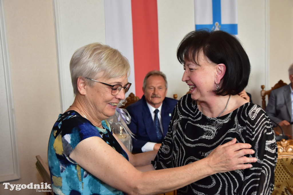 Tuchola: Hanna Szramka przeszła na emeryturę. Wzruszająca uroczystośc w tuchokskim urzędzie