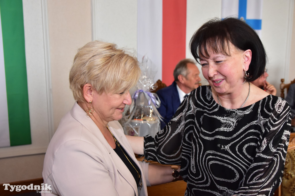 Tuchola: Hanna Szramka przeszła na emeryturę. Wzruszająca uroczystośc w tuchokskim urzędzie