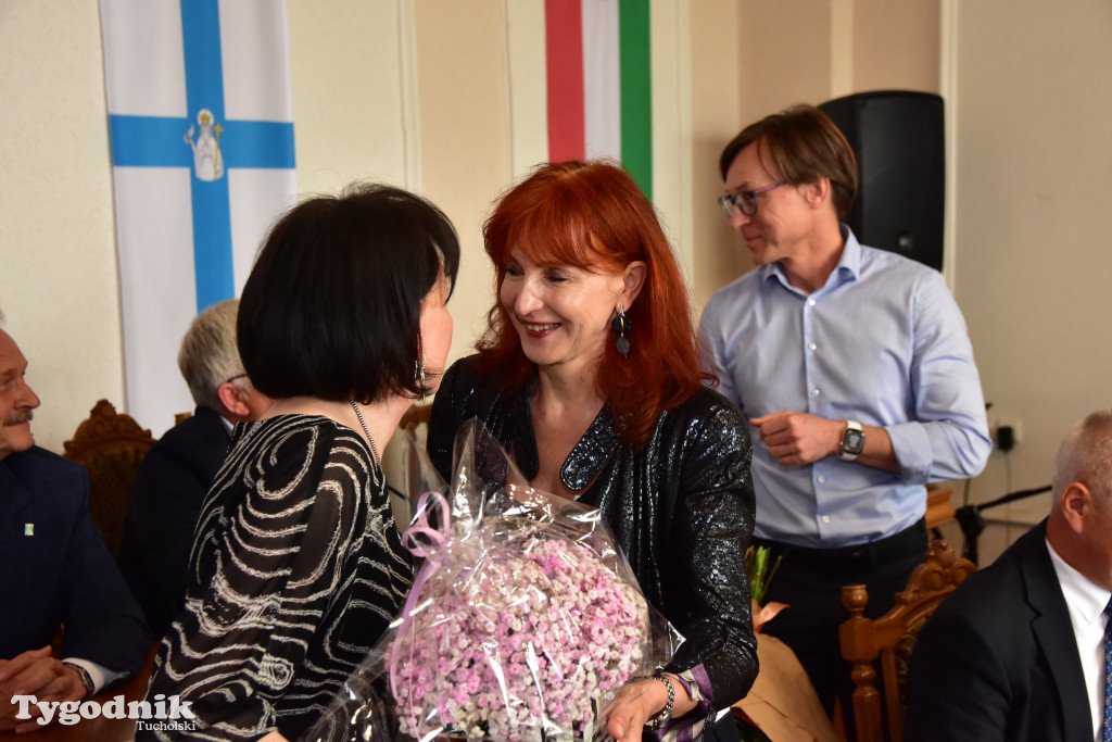 Tuchola: Hanna Szramka przeszła na emeryturę. Wzruszająca uroczystośc w tuchokskim urzędzie