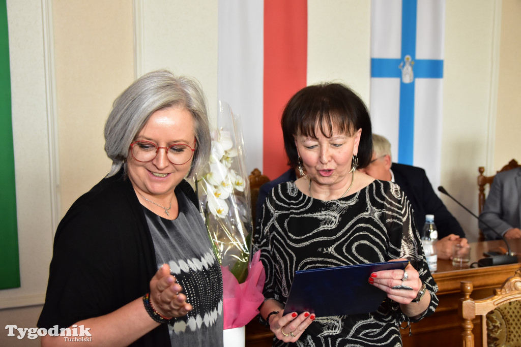 Tuchola: Hanna Szramka przeszła na emeryturę. Wzruszająca uroczystośc w tuchokskim urzędzie