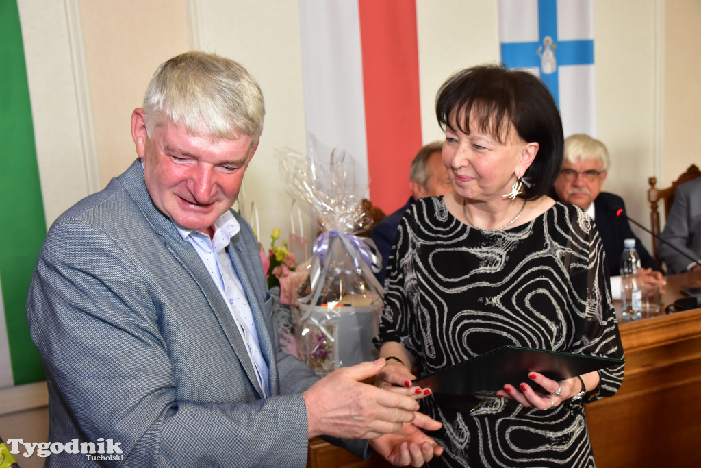 Tuchola: Hanna Szramka przeszła na emeryturę. Wzruszająca uroczystośc w tuchokskim urzędzie