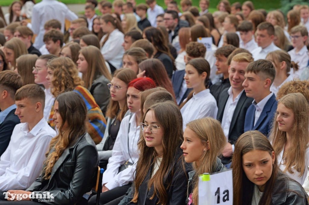 Nowodworek i klasa mundurowa - rok szkolny