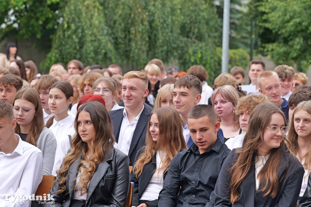 Nowodworek i klasa mundurowa - rok szkolny
