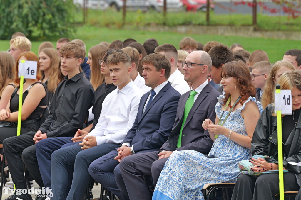 Nowodworek i klasa mundurowa - rok szkolny